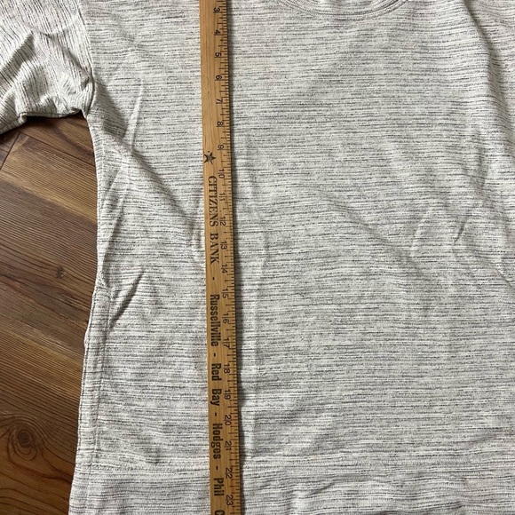 Aerie women’s sweatshirt, crewneck, side splits, oversized, size XS, gray - Picture 10 of 11